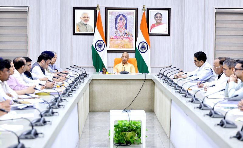 पर्व-त्योहार परंपरा के दायरे में, उपद्रव बर्दाश्त नहीं: मुख्यमंत्री योगी