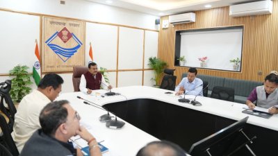 देहरादून में व्यय वित्त समिति की बैठक, पार्किंग, पेयजल व सड़क परियोजनाओं को मंजूरी