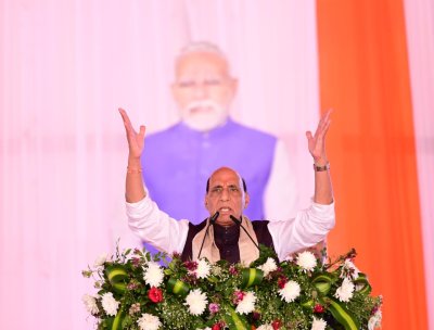 धामी बने ‘धुरंधर’, उत्तराखंड विकास की राह पर अग्रसर: राजनाथ सिंह