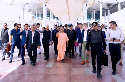 नोएडा इंटरनेशनल एयरपोर्ट के लोकार्पण की तैयारियों का सीएम योगी ने लिया जायजा, 28 मार्च को पीएम मोदी करेंगे उद्घाटन