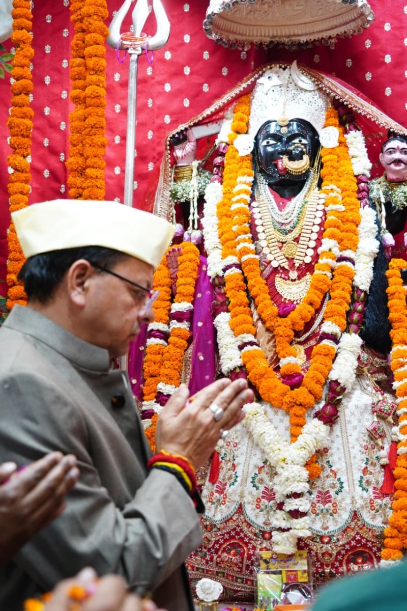 चैत्र नवरात्र: मुख्यमंत्री पुष्कर सिंह धामी ने देहरादून के माँ कालिका मंदिर में की पूजा-अर्चना