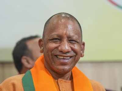 पीसीएस जैसी प्रतिष्ठित परीक्षा में सफलता प्राप्त करना अभ्यर्थियों की लगन व समर्पण का प्रमाण: सीएम योगी