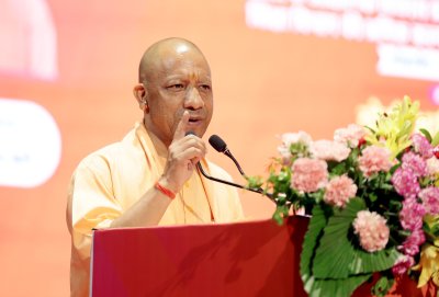 हर श्रमिक परिवार को मिलेगी स्वास्थ्य सुरक्षा: सीएम योगी