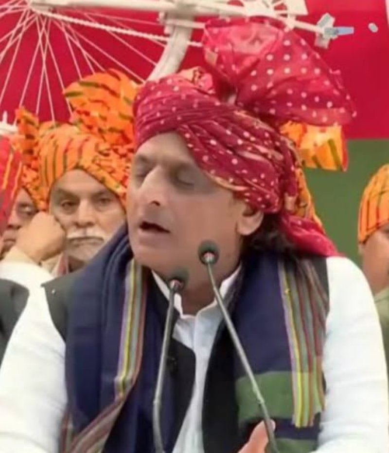 अखिलेश यादव का EVM पर बड़ा हमला, बैलेट पेपर की फिर उठाई मांग