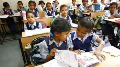 अब स्कूलों में बच्चों को पढ़ाई के साथ मिलेगी भारतीय भाषाओं और सांकेतिक संवाद की सीख