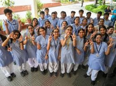 CBSE 12th Result 2026 Declared: सीबीएसई 12वीं रिजल्ट में 85.20% स्टूडेंट्स पास