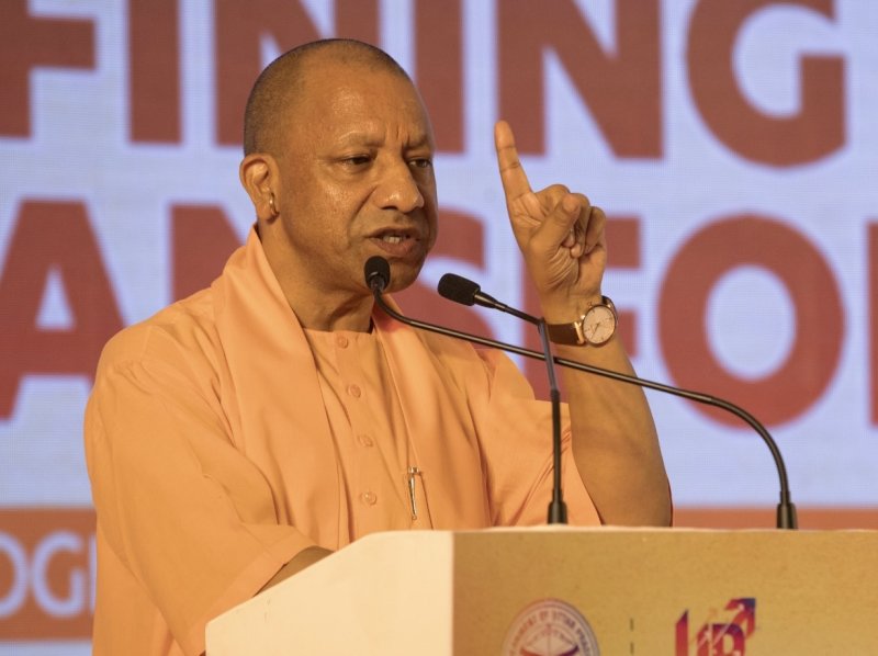 पश्चिम एशिया संकट से निपटने के लिए निभानी होगी सामूहिक जिम्मेदारी: सीएम योगी