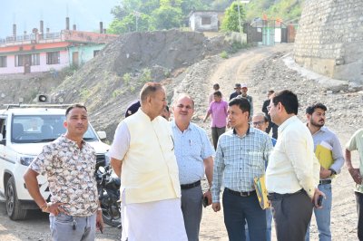 उत्तराखंड : कार्लीगाड़ आपदा क्षेत्र पहुंचे गणेश जोशी, बरसात से पहले सुरक्षा इंतजाम दुरुस्त करने के निर्देश