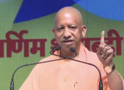 नमाज पढ़नी है तो शिफ्ट में पढ़िए, लेकिन सड़क पर नहीं: मुख्यमंत्री योगी