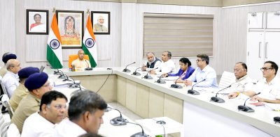 प्रत्येक व्यक्ति का जीवन महत्वपूर्ण, समन्वित प्रयासों से सड़क दुर्घटनाओं में लाएं कमीः मुख्यमंत्री योगी