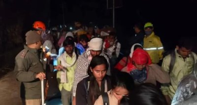 भारी बारिश और भूस्खलन से थमी केदारनाथ यात्रा