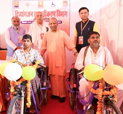 हम समस्याएं नहीं, समाधान देते हैं, तभी जनता जनार्दन हमें चुनती है: सीएम योगी