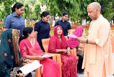 सबकी समस्या का समाधान सरकार की प्राथमिकता: मुख्यमंत्री योगी