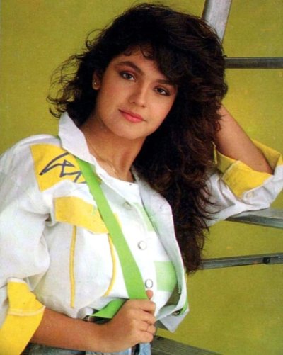 Pooja Bhatt’s Vintage Photos With Aamir Khan Revive 90s Bollywood Memories
