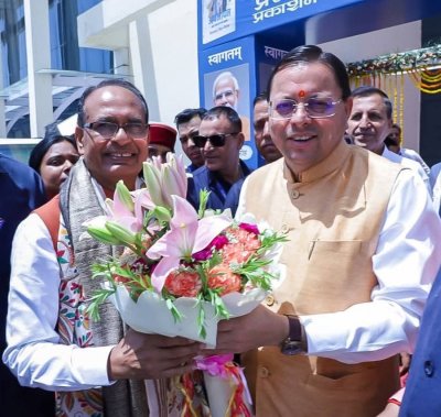 नई दिल्ली में ‘अपनापन’ पुस्तक के लोकार्पण में शामिल हुए मुख्यमंत्री धामी, शिवराज सिंह चौहान को दी शुभकामनाएं