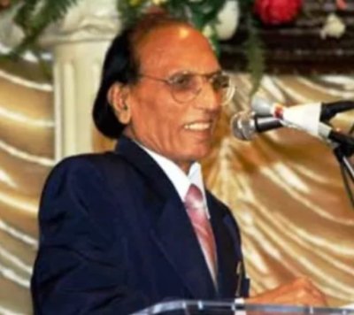 Voice of Urdu Poetry Falls Silent as Bashir Badr Passes Away at 91