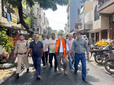 उत्तराखंड : रुड़की में डामरीकृत सड़क का उद्घाटन, कलगीधर द्वार का निरीक्षण कर गुणवत्तापूर्ण निर्माण के निर्देश