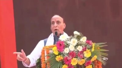 राजनाथ सिंह का विपक्ष पर निशाना, बोले- तथ्यों पर आइए