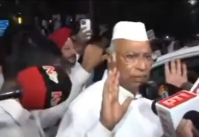 खड़गे बोले- ‘वोट चोरी’ बंद हो, लोकतंत्र में सुरक्षित रहे जनता का वोट