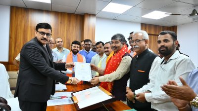 दिनेश आर्य के राज्यसभा सांसद निर्विरोध निर्वाचित होने पर महेंद्र भट्ट ने दी बधाई, कमजोर वर्गों की आवाज बनने की जताई उम्मीद