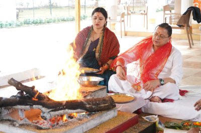 उत्तराखंड न्यूज़ : शारदीय नवरात्रि के प्रथम दिन मुख्यमंत्री पुष्कर सिंह धामी ने की मां दुर्गा की पूजा-अर्चना, प्रदेशवासियों की सुख-समृद्धि की कामना