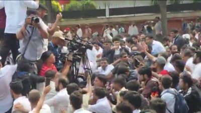 ज्ञानेश कुमार के खिलाफ विपक्ष का मार्च, सुप्रीम कोर्ट के गेट-बी तक पहुंचे नेता