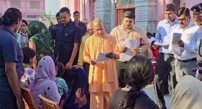 संवेदनशील व्यवहार के साथ करें हर पीड़ित की सहायता: सीएम योगी