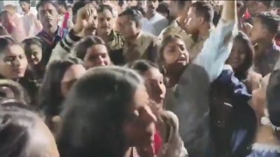 Girls Chase Away Bajrang Dal Activists at MP Garba Event
