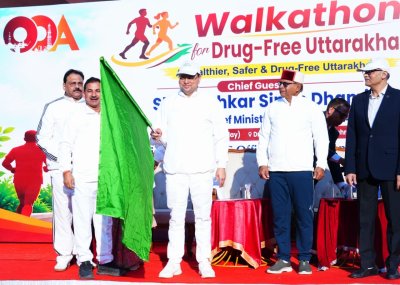 उत्तराखंड : मुख्यमंत्री धामी ने ‘ड्रग फ्री उत्तराखंड वॉकथॉन’ को दिखाई हरी झंडी, युवाओं से नशामुक्ति अभियान का नेतृत्व करने की अपील