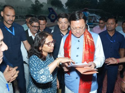 खटीमा में CM धामी ने सुनीं जनसमस्याएं, अफसरों को त्वरित समाधान के निर्देश