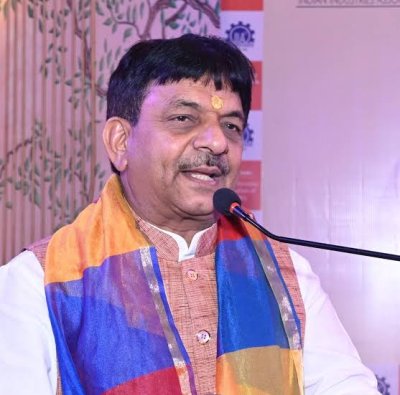 ‘सपा पार्टी नहीं, एक परिवार का समूह’, मंत्री कपिलदेव अग्रवाल का अखिलेश पर तीखा हमला