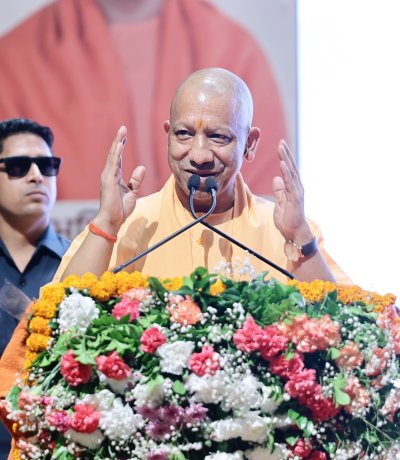 विदेशी आक्रांताओं ने मंदिरों को तोड़ा, लेकिन भक्ति नहीं डिगा पाएः मुख्यमंत्री योगी