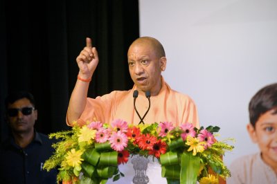 वोट बैंक के लिए समाज बांटने वालों की सिट्टी-पिट्टी गुम हो जाती माफिया के सामने: सीएम योगी