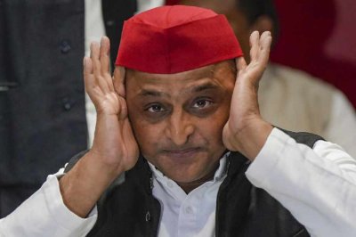 \'AC में बैठकर वोट नहीं मिलेंगे, जमीन पर आइए, किसान लट्ठ लेकर तैयार है\': अखिलेश पर रालोद का हमला