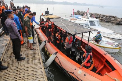 Indonesia Ferry Capsizes in Java Sea, 129 Still Missing