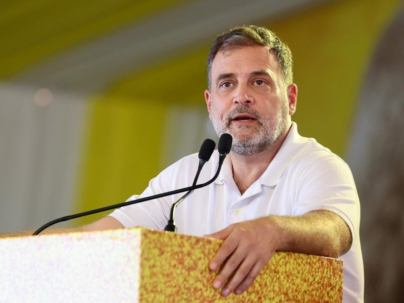 इंदौर में राहुल गांधी का छात्रों से संवाद, बोले- ‘सिस्टम नहीं चाहता कि स्टूडेंट्स सवाल पूछें’