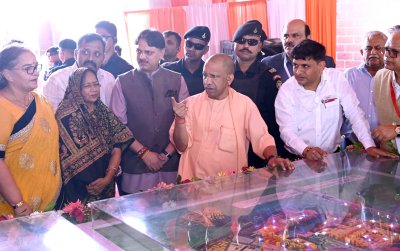सीएम योगी का उपहार: लखनऊ में दस लाख लोगों को मिलेगा अपना घर