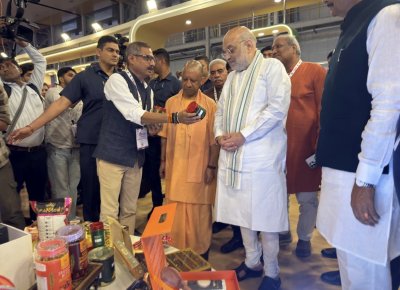 ओडीओसी पवेलियन में यूपी के स्वाद का संगम, मास्टर शेफ क्लास में बन रहा मिर्जापुर के गुड़ का ठेकुआ