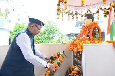 अशोक चक्र विजेता शहीद हवलदार बहादुर सिंह बोहरा को सैनिक कल्याण मंत्री गणेश जोशी ने दी श्रद्धांजलि