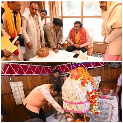 गंगोत्री धाम पहुंचे मुख्य सचिव आनंद बर्द्धन, पूजा-अर्चना कर व्यवस्थाओं का लिया जायजा
