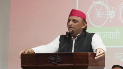 मंदिर के चढ़ावे से फॉर्म-7 तक, अखिलेश यादव ने भाजपा पर उठाए सवाल