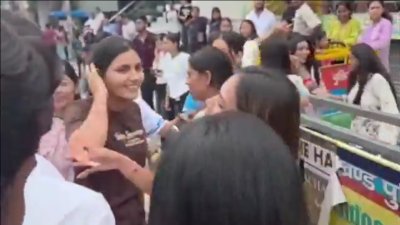 हल्द्वानी छात्रसंघ चुनाव में भिड़ीं छात्राएं, ABVP-NSUI के समर्थन को लेकर हाथापाई
